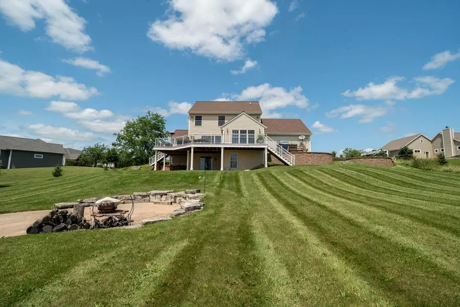 8866 Deer Run DRIVE, Allenton, WI 53002