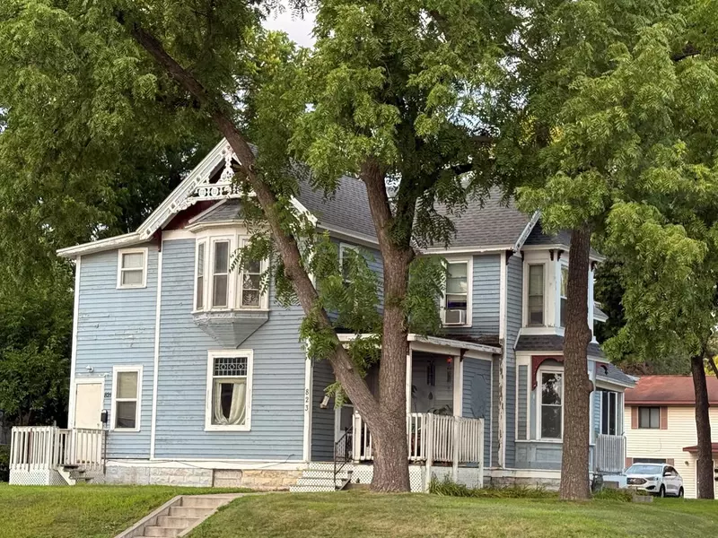 823 West AVENUE S #821, La Crosse, WI 54601