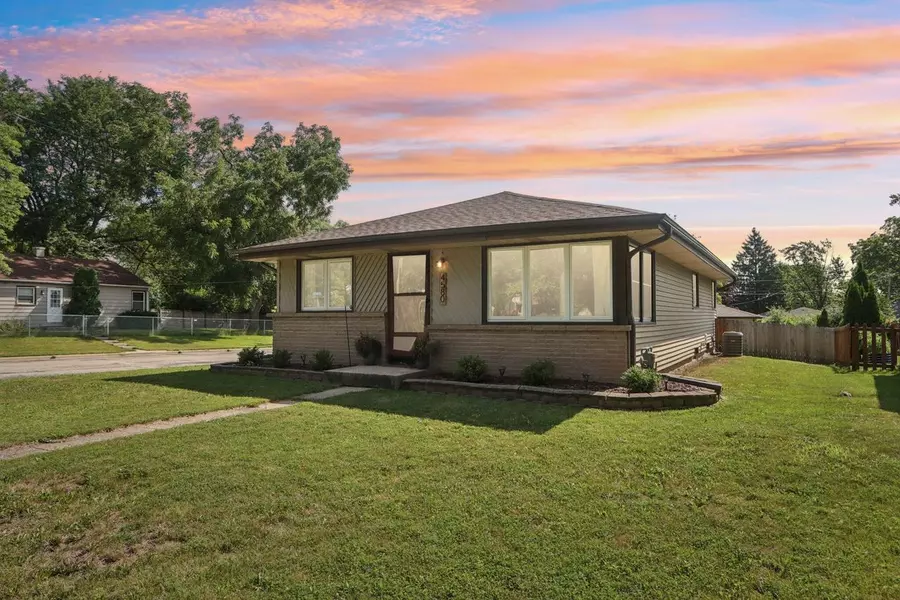 4580 N 101st STREET, Wauwatosa, WI 53225