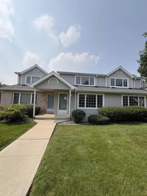 10081 W Whitnall Edge DRIVE #F, Franklin, WI 53132