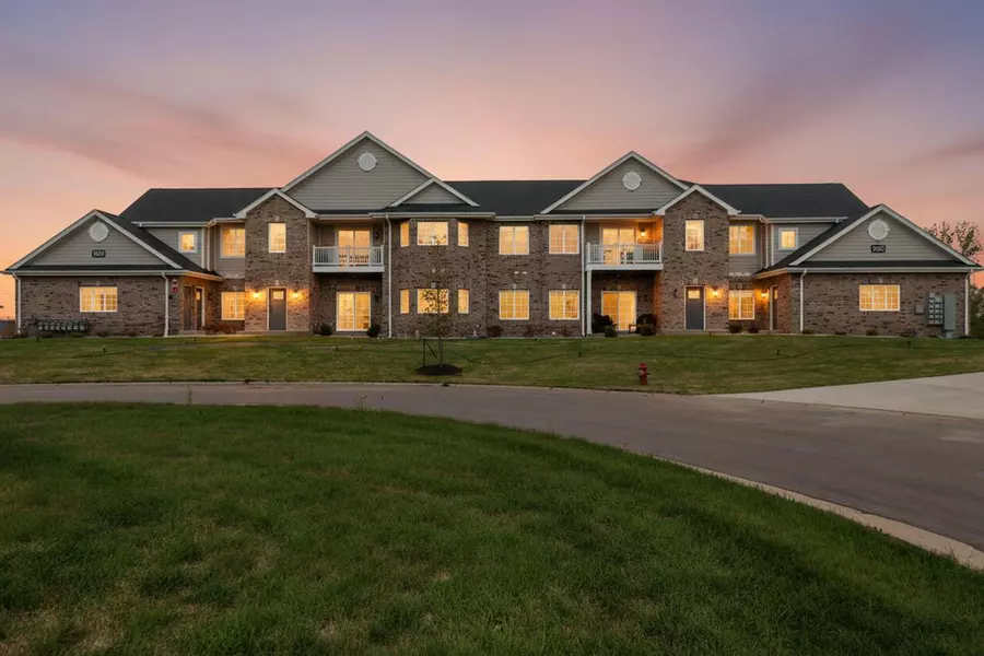 9200 66th AVENUE #127, Pleasant Prairie, WI 53158