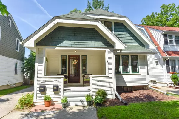5051 N Hollywood AVENUE #5053, Whitefish Bay, WI 53217