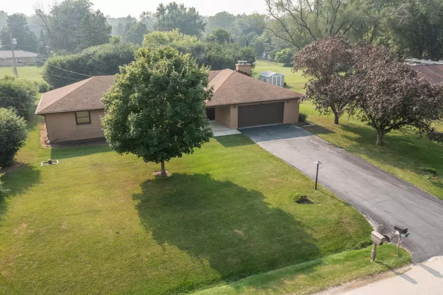 W145N5125 Stone DRIVE, Menomonee Falls, WI 53051