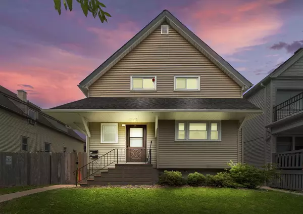 2923 S 15th STREET, Milwaukee, WI 53215