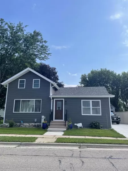 W1293 Marietta AVENUE, Ixonia, WI 53036