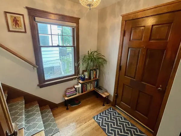 Milwaukee, WI 53213,2152 N 74th STREET