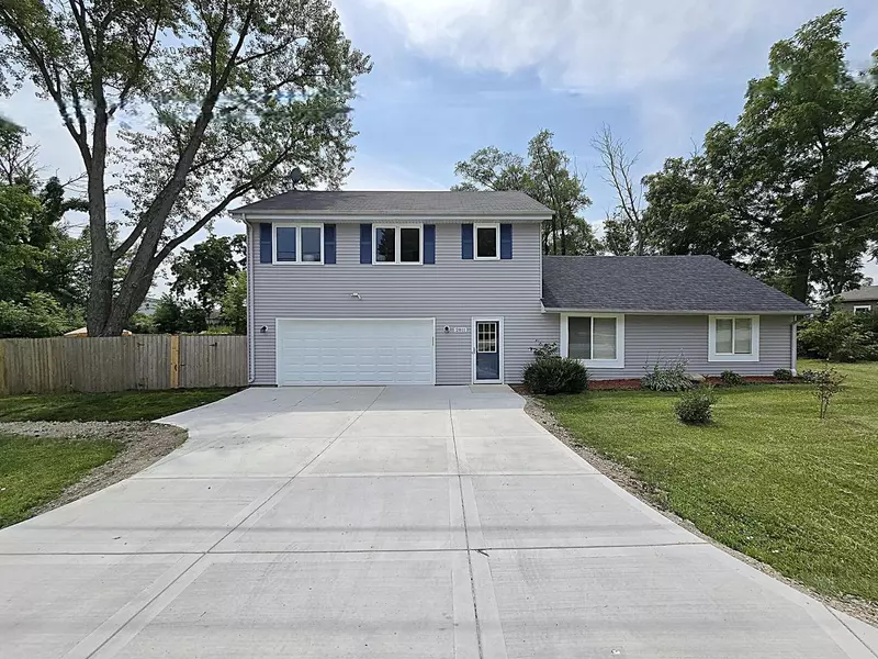 2811 W Acre AVENUE, Franklin, WI 53132