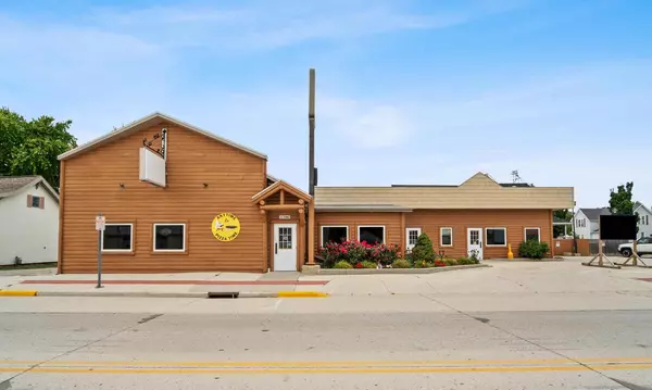 1702 Wisconsin AVENUE, New Holstein, WI 53061