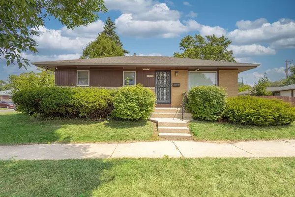 4824 N Evans STREET, Milwaukee, WI 53218