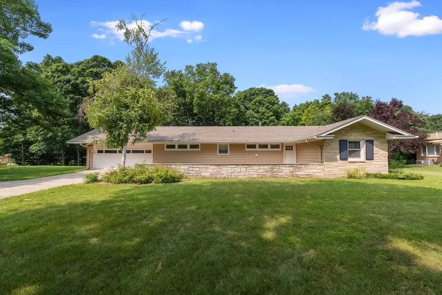 1955 Melody LANE, Brookfield, WI 53005