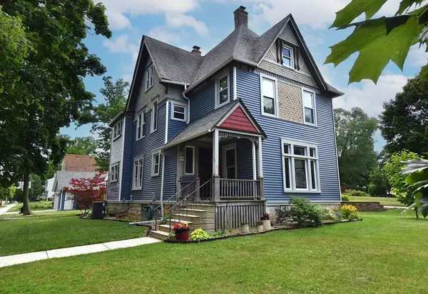 7233 Milwaukee AVENUE #7235, Wauwatosa, WI 53213