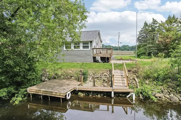 8832 Sadler DRIVE, Waterford, WI 53185