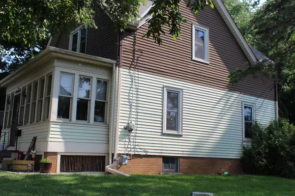 Watertown, WI 53094,419 S Montgomery STREET