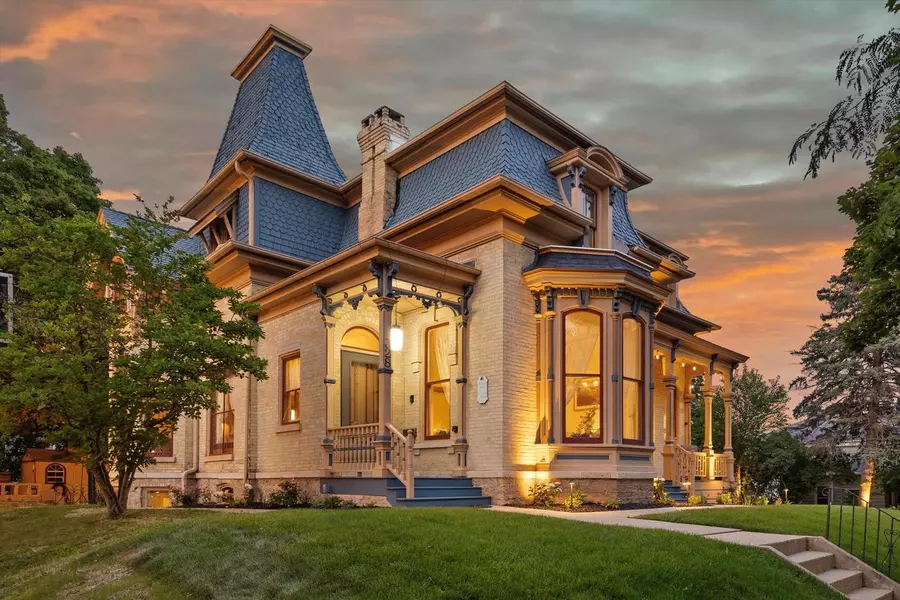 328 W Main STREET, Whitewater, WI 53190