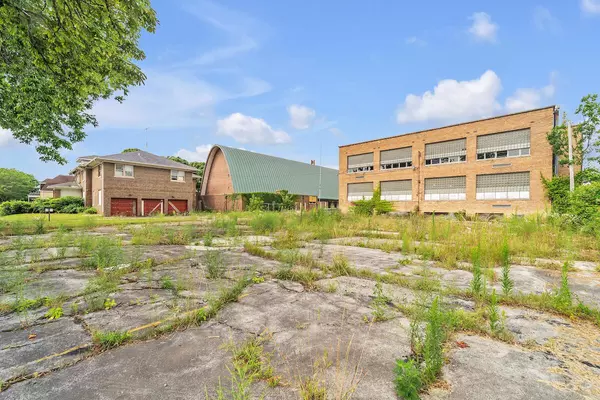 1735 Center STREET, Racine, WI 53403