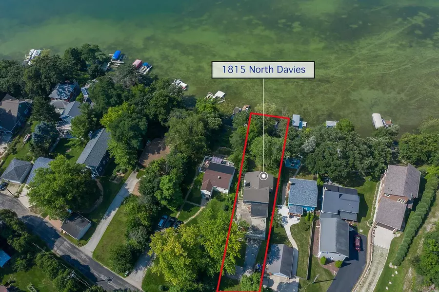 1815 N Davies DRIVE, Summit, WI 53066