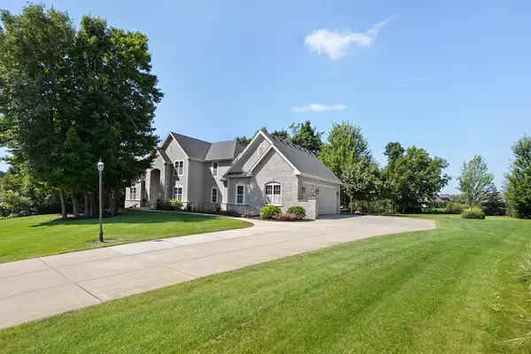 5335 S Two Ponds COURT, New Berlin, WI 53146