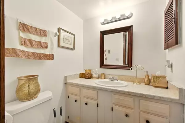 Milwaukee, WI 53223,8657 N 73rd STREET