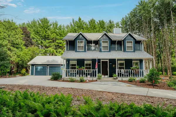 1032 Mill ROAD, Delafield, WI 53018