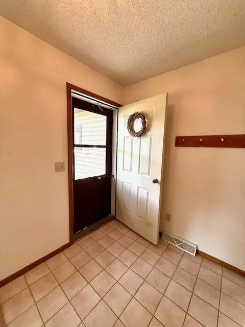 Caledonia, MN 55921,813 Sprague STREET N #2