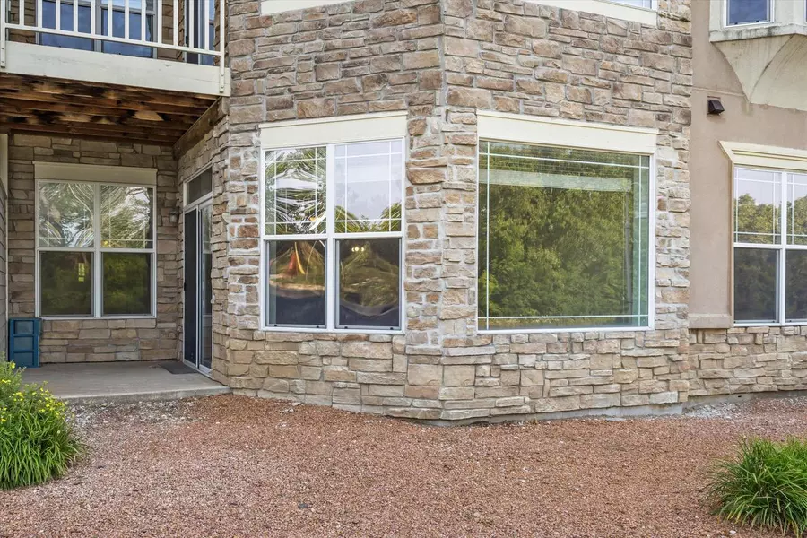 6955 S Riverwood BOULEVARD #A03, Franklin, WI 53132