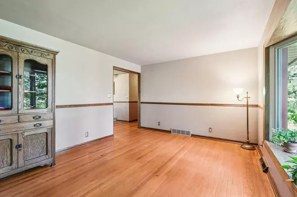 Muskego, WI 53150,S63W15789 College AVENUE