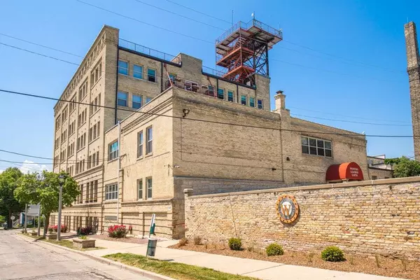 904 E Pearson STREET #113, Milwaukee, WI 53202