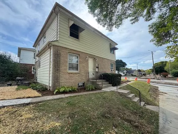 8630 W Keefe AVENUE, Milwaukee, WI 53222