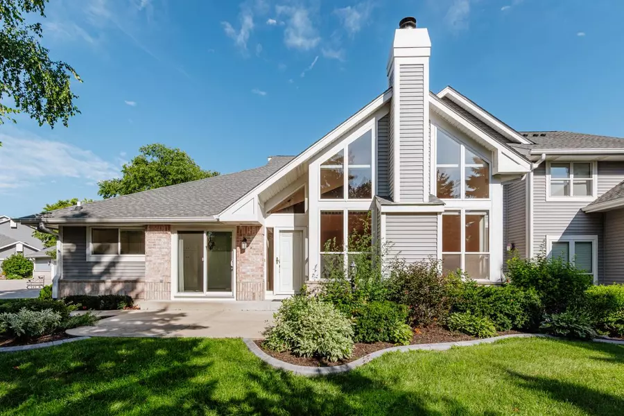 14128 W Waterford Square DRIVE, New Berlin, WI 53151