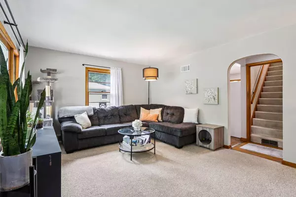 Burlington, WI 53105,465 Hawthorn STREET