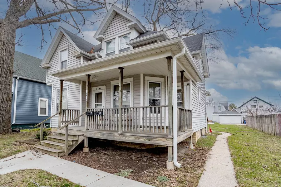 1525 Boyd AVENUE, Racine, WI 53405