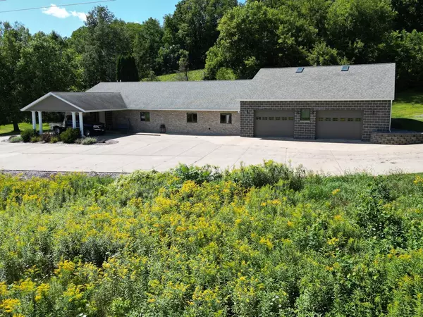 Caledonia, MN 55921,6752 State 44