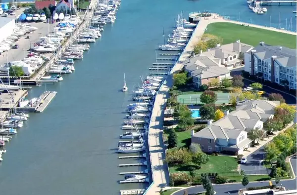 19 Gaslight Pointe Marina #Slip19, Racine, WI 53403