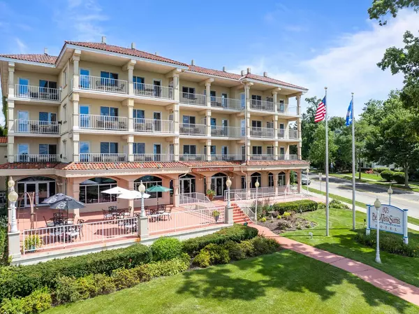 Lake Geneva, WI 53147,335 Wrigley DRIVE #308