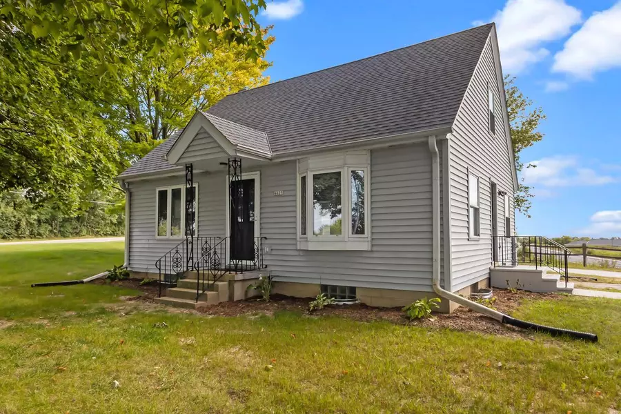 4625 S Loomis ROAD, Waterford, WI 53185