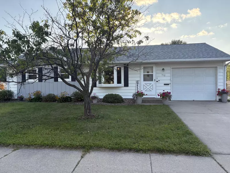312 12th AVENUE S, Onalaska, WI 54650