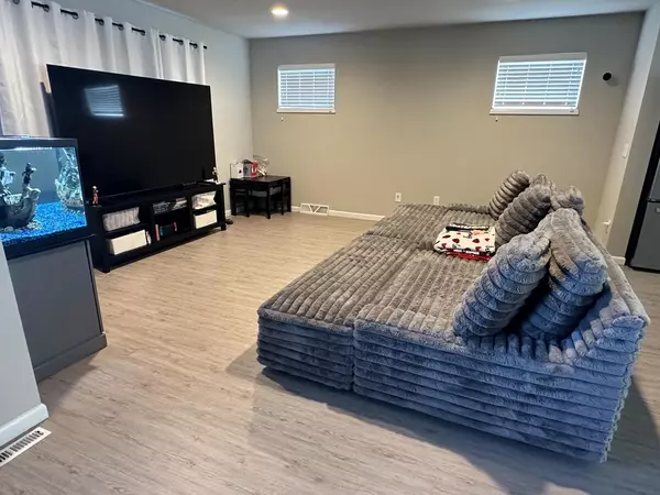 Verona, WI 53593,1045 Range TRAIL