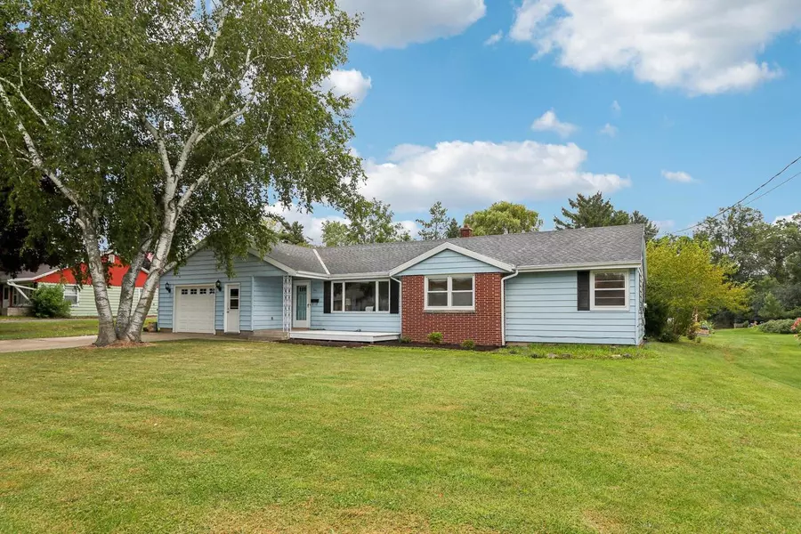 543 Clark STREET, Cascade, WI 53011