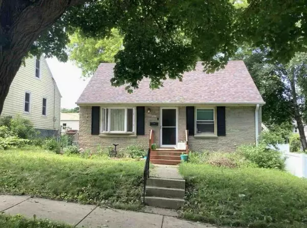 Saint Francis, WI 53235,3819 S Arctic AVENUE