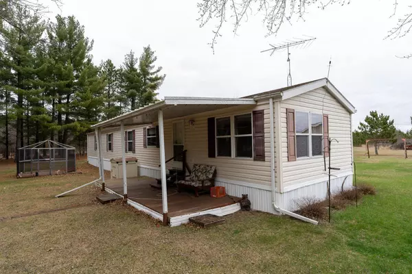 824 7th Ave, Hancock, WI 54943