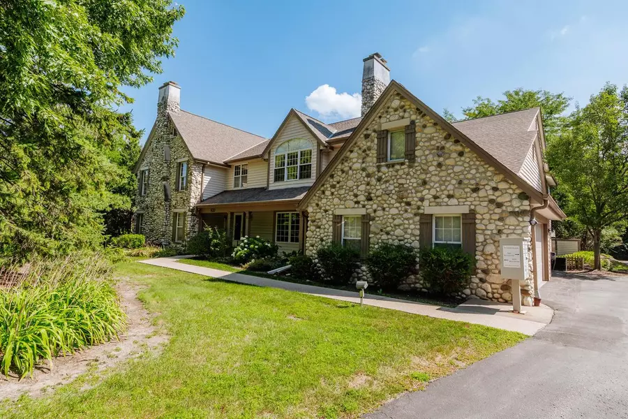 820 Pilgrim PARKWAY #C, Elm Grove, WI 53122