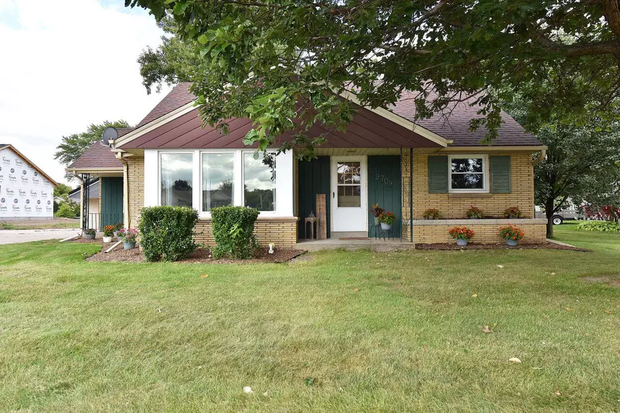 9709 S Howell AVENUE, Oak Creek, WI 53154