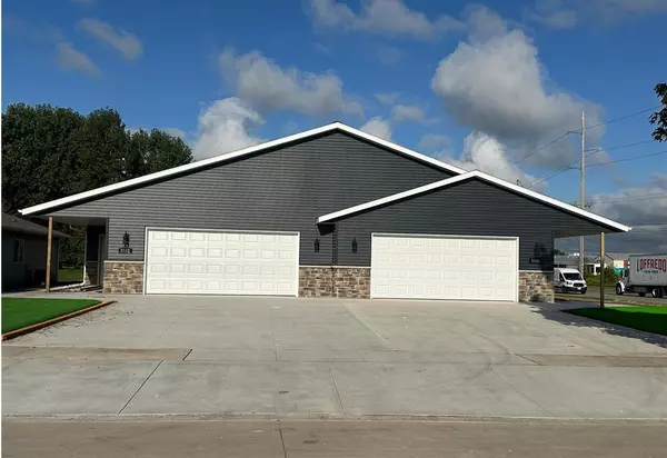 2102 S 21st STREET, Manitowoc, WI 54220