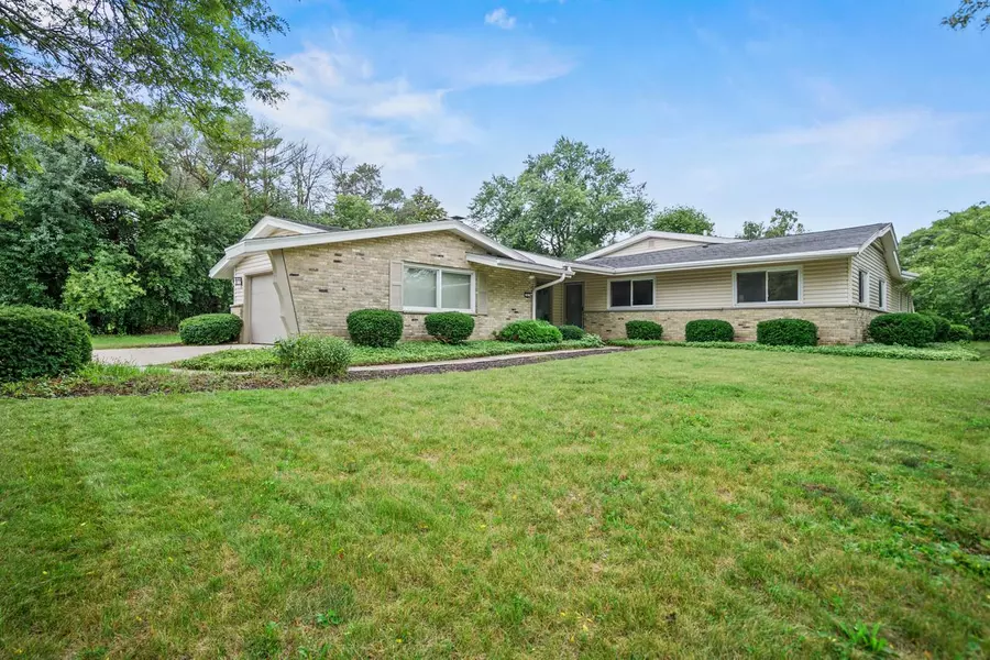 201 W Ellsworth LANE, Bayside, WI 53217