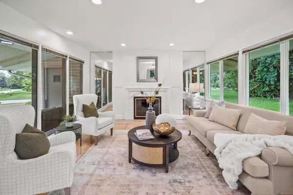 Bayside, WI 53217,201 W Ellsworth LANE