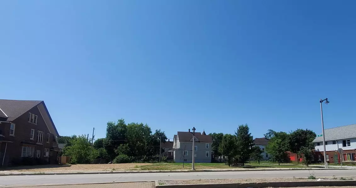 2817 W NORTH AVENUE #2821, Milwaukee, WI 53208