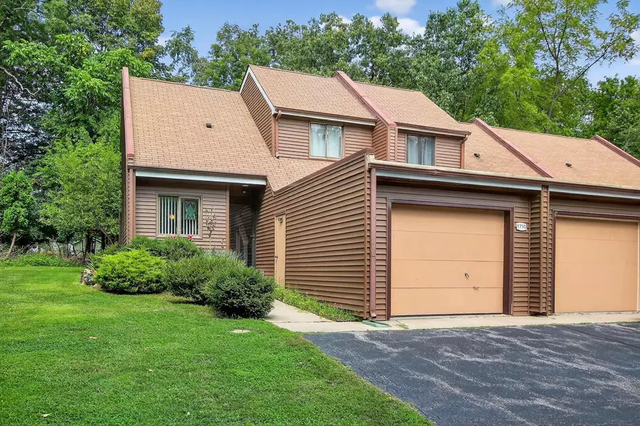 1710 Stone LANE #4, Delavan, WI 53115