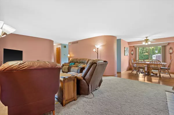 Brookfield, WI 53005,16325 Overhill DRIVE