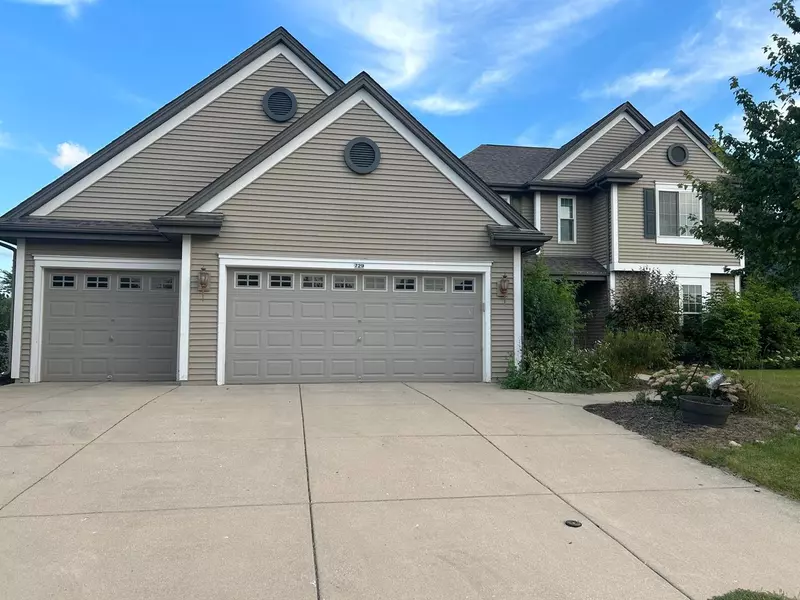 729 Bass DRIVE, Waterford, WI 53185