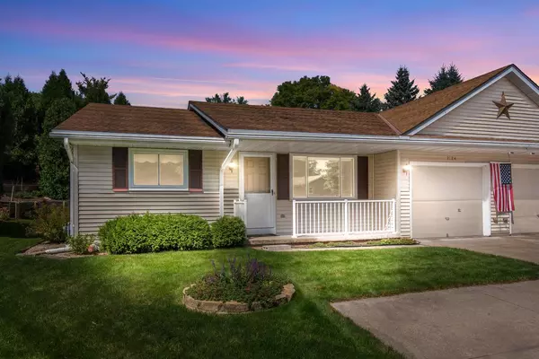 2124 Willowbrook DRIVE, West Bend, WI 53090